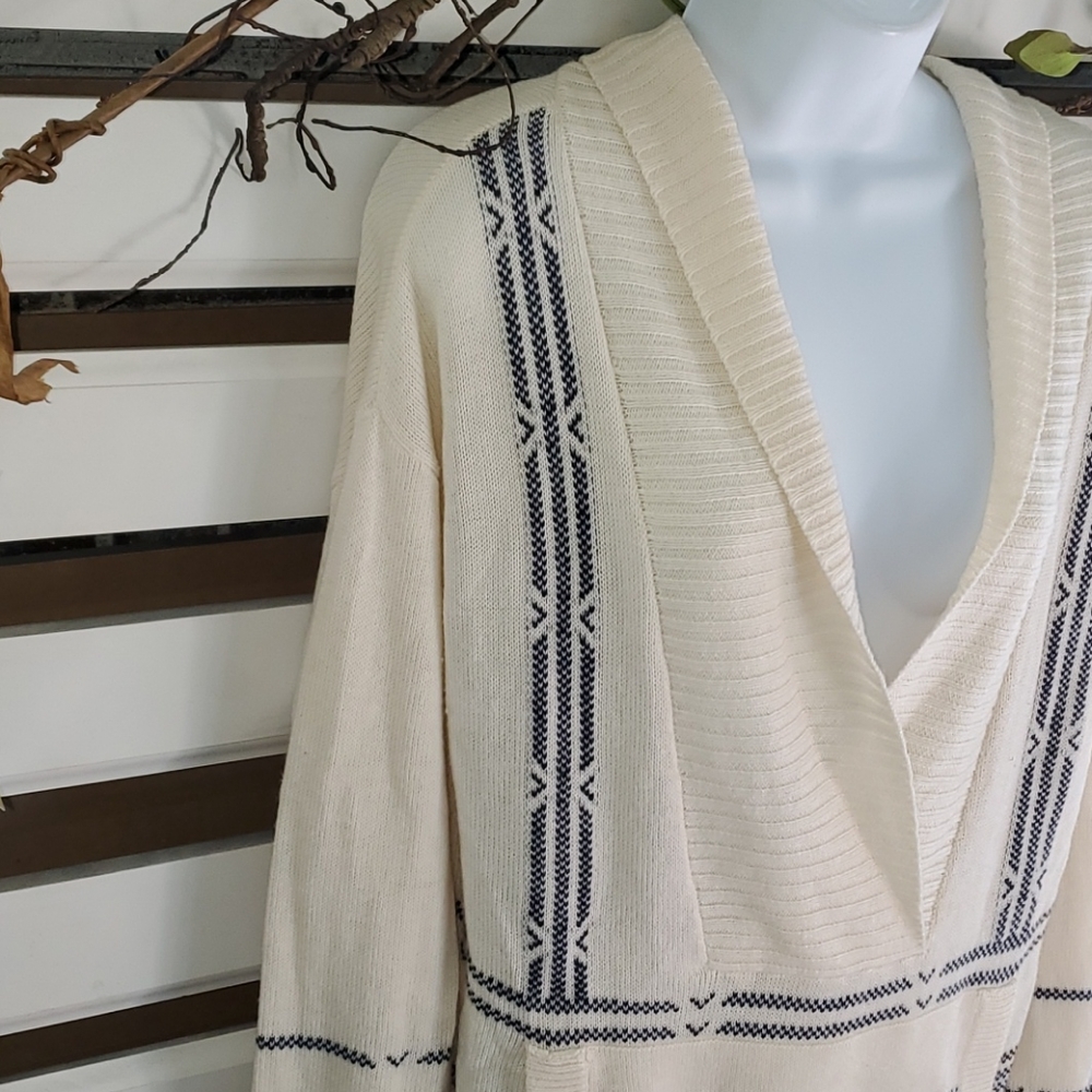 PAIGE sweater.      #3001